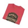 Camiseta unisex vintage de Guatemala con un estilo suave, perfecta para uso casual y como souvenir.