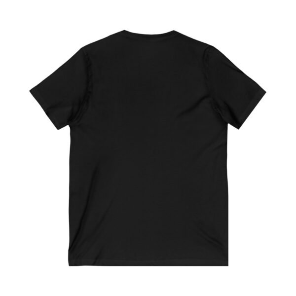 La camiseta unisex Tikal Vintage de cuello en V ofrece un look casual pero elegante.