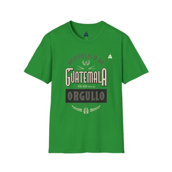 Celebra tu herencia guatemalteca con esta camiseta unisex con orgullo, perfecta para pasear.