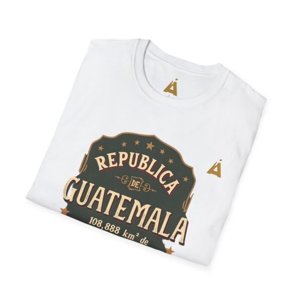 Camiseta unisex vintage de Guatemala con un estilo suave, perfecta para uso casual y como souvenir.