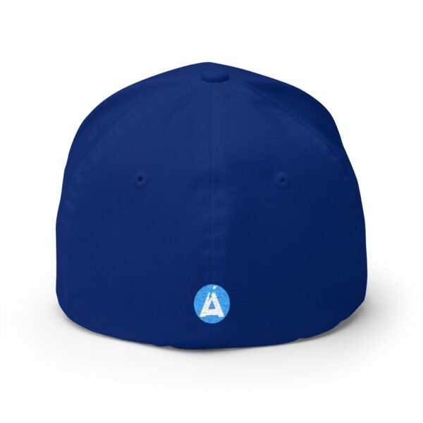 Elegante gorra bordada cerrada para cualquier ocasión. Perfecta como gorra deportiva.