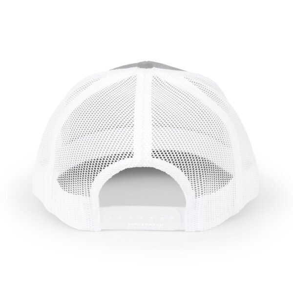 Elegante gorra de Camionero, bordada, perfecta para uso casual, una opción moderna y cómoda.