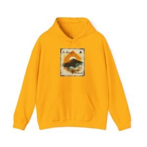Esta sudadera unisex de La Antigua con capucha Mountain Adventure es una prenda acogedora y versátil.