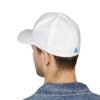 Elegante gorra bordada cerrada para cualquier ocasión. Perfecta como gorra deportiva.