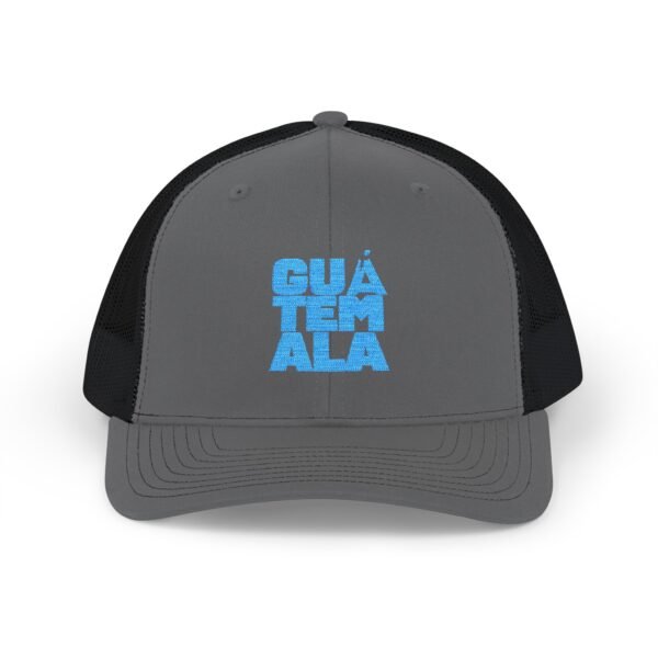 Elegante gorra de Camionero, bordada, perfecta para uso casual, una opción moderna y cómoda.