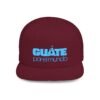 Esta gorra plana es elegante y ajustable, perfecta para el día a día.