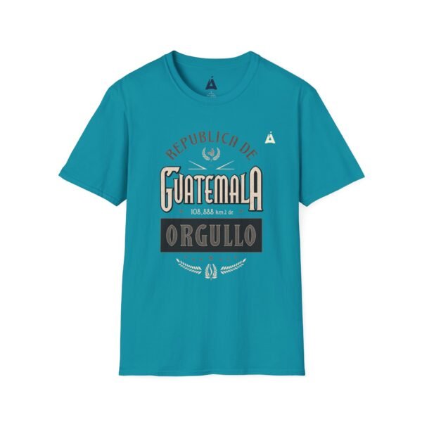 Celebra tu herencia guatemalteca con esta camiseta unisex con orgullo, perfecta para pasear.