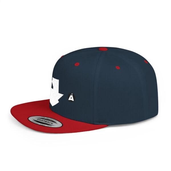 Gorra snapback con mapa de GUATE, perfecta como accesorio de moda para días de verano y salidas informales.