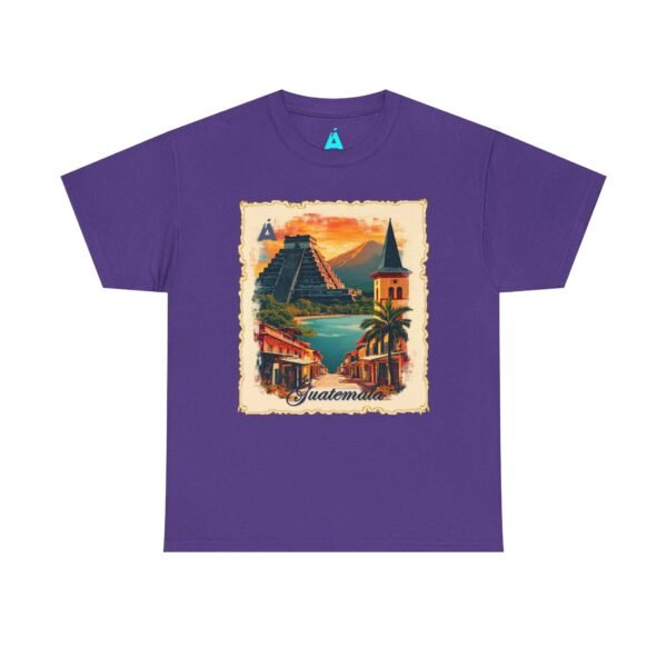 Celebra tu herencia guatemalteca con esta camiseta unisex con orgullo, perfecta para pasear.