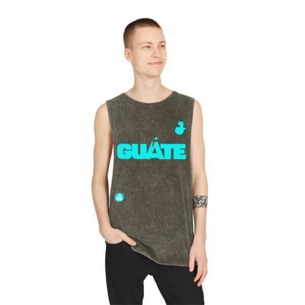 Camiseta unisex de GUATE con lavado a la piedra irradia, estilo relajado y natural, ideal para salidas informales.
