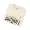 Celebra tu herencia guatemalteca con esta camiseta unisex con orgullo, perfecta para pasear.