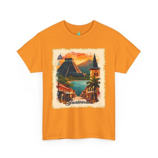 Celebra tu herencia guatemalteca con esta camiseta unisex con orgullo, perfecta para pasear.