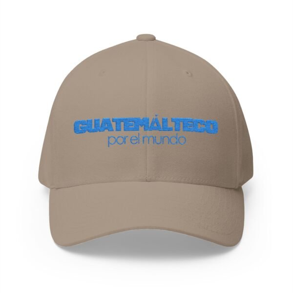 Elegante gorra bordada cerrada para cualquier ocasión. Perfecta como gorra deportiva.