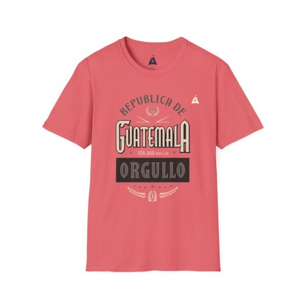 Celebra tu herencia guatemalteca con esta camiseta unisex con orgullo, perfecta para pasear.