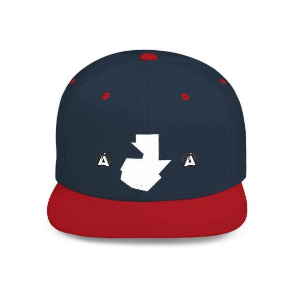 Gorra snapback con mapa de GUATE, perfecta como accesorio de moda para días de verano y salidas informales.