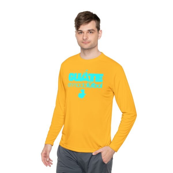 Camiseta unisex ligera manga larga espíritu guatemalteco perfecta para cualquier aficionado al fútbol.