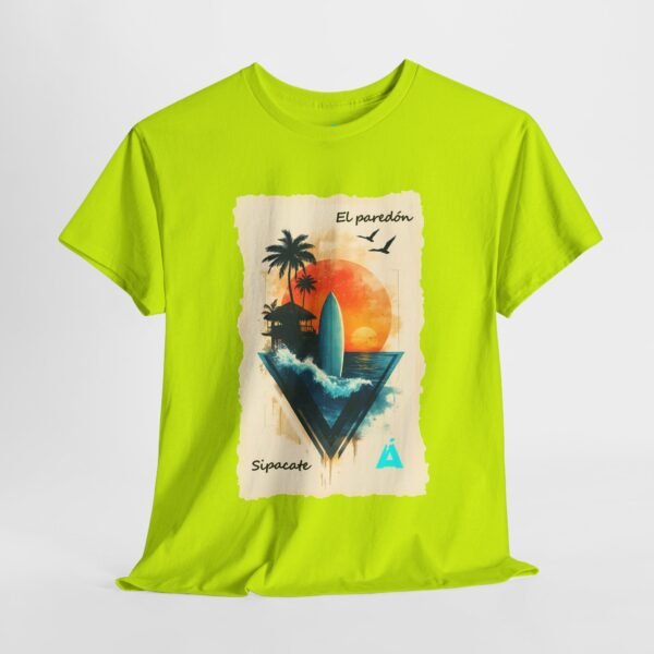 Vive un ambiente tropical con esta camiseta Sunset, unisex, perfecta para los amantes de la playa.