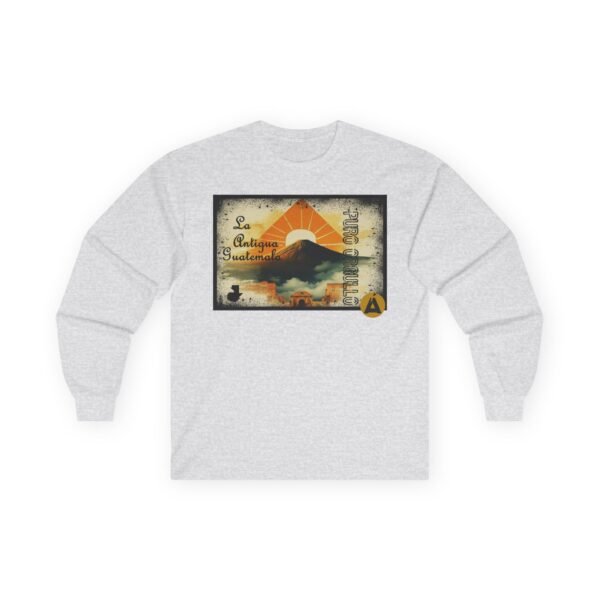 Camiseta de manga larga inspirada en La antigua Guatemala, unisex, ideal para quienes aman viajar y la aventura.
