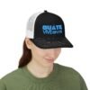 Elegante gorra de Camionero, bordada, perfecta para uso casual, una opción moderna y cómoda.