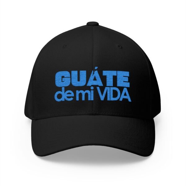Elegante gorra bordada cerrada para cualquier ocasión. Perfecta como gorra deportiva.