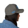 Elegante gorra bordada cerrada para cualquier ocasión. Perfecta como gorra deportiva.