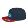 Esta gorra plana es elegante y ajustable, perfecta para el día a día.