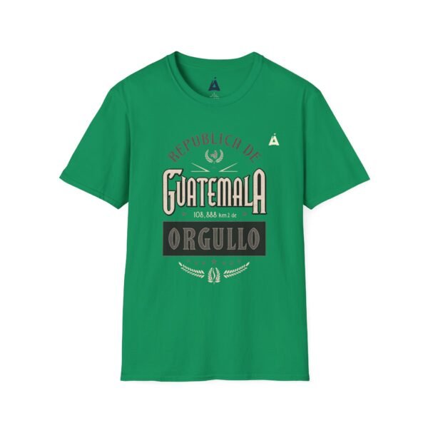 Celebra tu herencia guatemalteca con esta camiseta unisex con orgullo, perfecta para pasear.