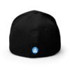 Elegante gorra bordada cerrada para cualquier ocasión. Perfecta como gorra deportiva.