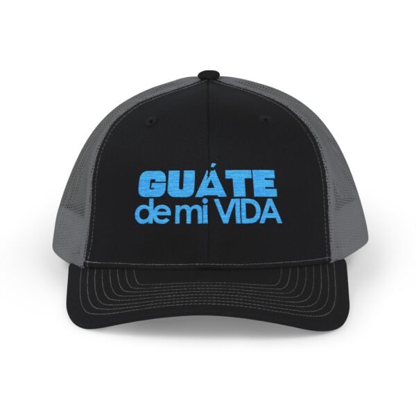 Elegante gorra de Camionero, bordada, perfecta para uso casual, una opción moderna y cómoda.