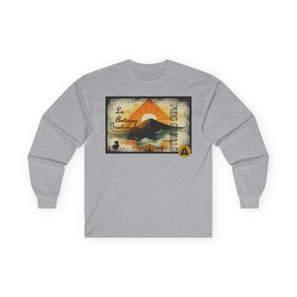 Camiseta de manga larga inspirada en La antigua Guatemala, unisex, ideal para quienes aman viajar y la aventura.