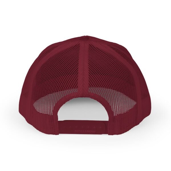 Elegante gorra de Camionero, bordada, perfecta para uso casual, una opción moderna y cómoda.