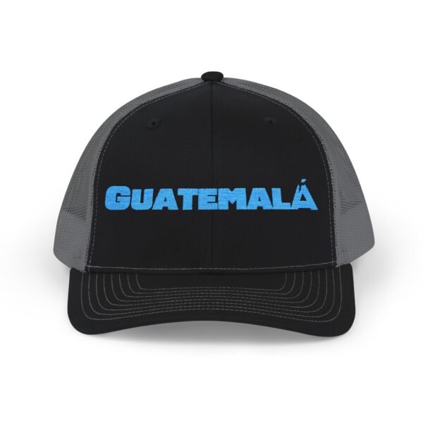 Elegante gorra de Camionero, bordada, perfecta para uso casual, una opción moderna y cómoda.