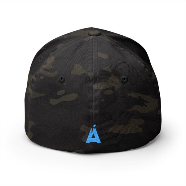 Elegante gorra bordada cerrada para cualquier ocasión. Perfecta como gorra deportiva.