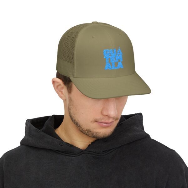 Elegante gorra de Camionero, bordada, perfecta para uso casual, una opción moderna y cómoda.