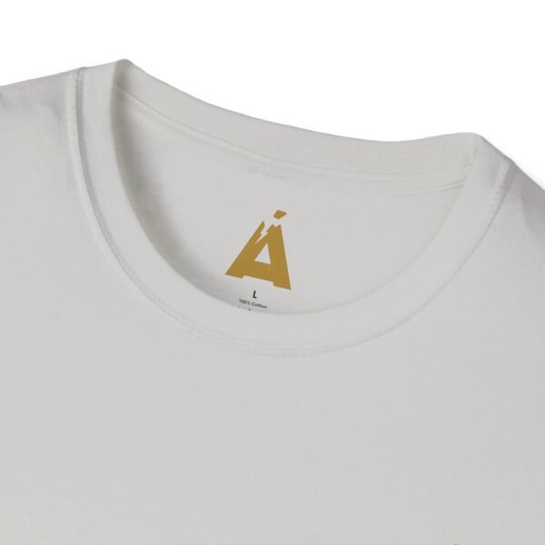 Celebra tu herencia guatemalteca con esta camiseta unisex con orgullo, perfecta para pasear.