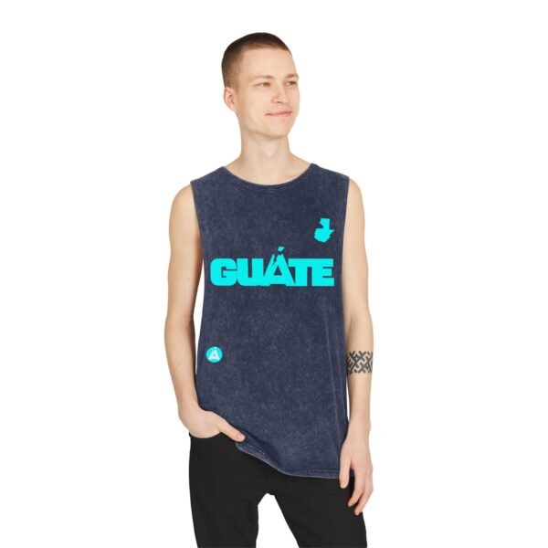 Camiseta unisex de GUATE con lavado a la piedra irradia, estilo relajado y natural, ideal para salidas informales.