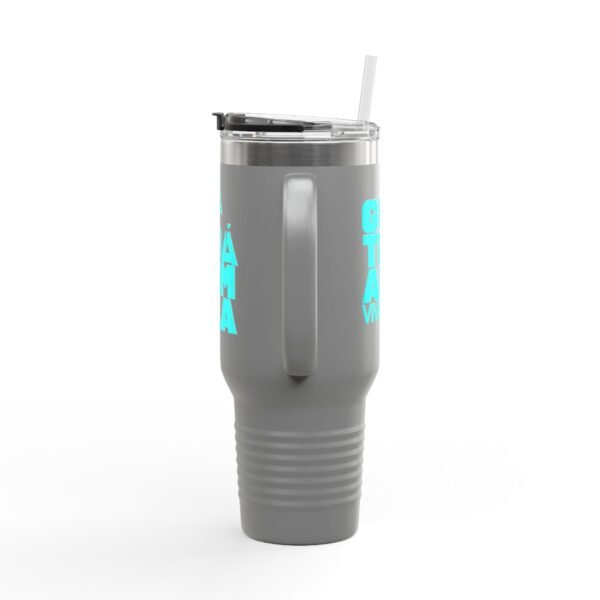 Elegante taza térmica de GUATE, ideal para quienes disfrutan de sus bebidas en movimiento.