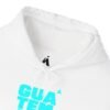 Mantente abrigado y con estilo con esta sudadera unisex Guatemala VIVE en Mí. Perfecta para mostrar tus raíces.