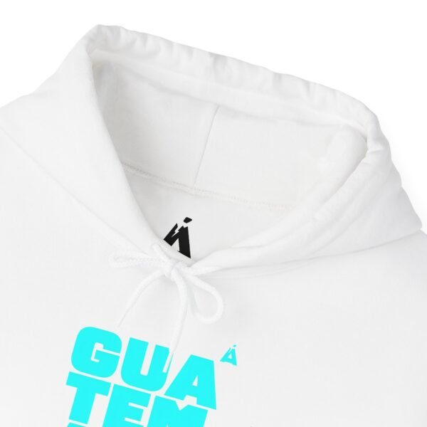 Mantente abrigado y con estilo con esta sudadera unisex Guatemala VIVE en Mí. Perfecta para mostrar tus raíces.