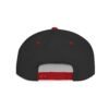 Esta gorra plana es elegante y ajustable, perfecta para el día a día.