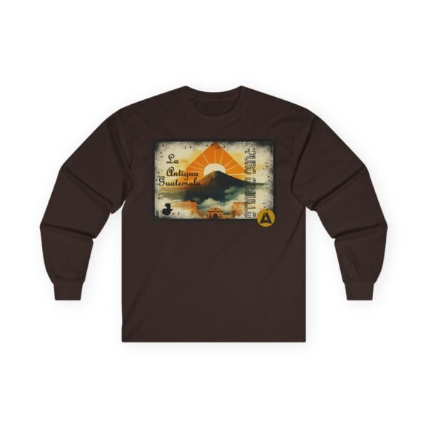 Camiseta de manga larga inspirada en La antigua Guatemala, unisex, ideal para quienes aman viajar y la aventura.
