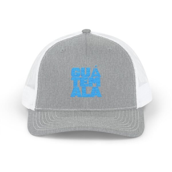 Elegante gorra de Camionero, bordada, perfecta para uso casual, una opción moderna y cómoda.