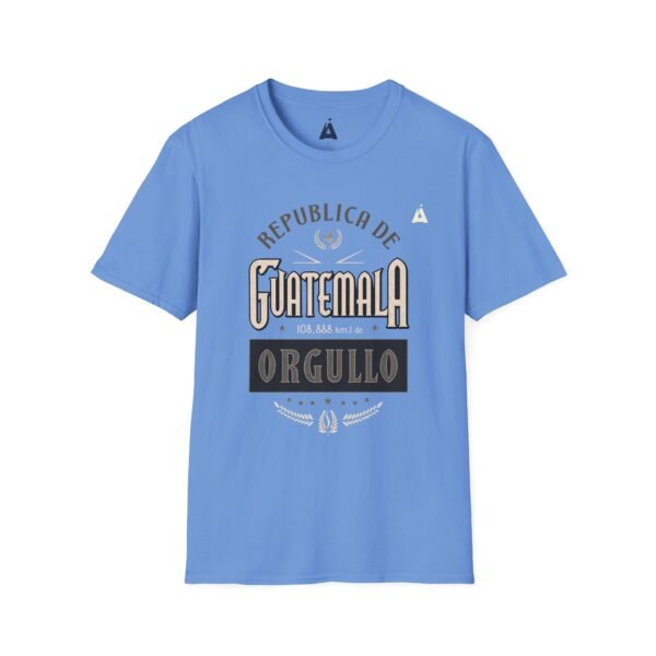 Celebra tu herencia guatemalteca con esta camiseta unisex con orgullo, perfecta para pasear.