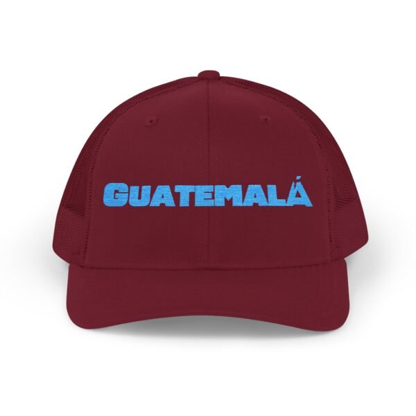 Elegante gorra de Camionero, bordada, perfecta para uso casual, una opción moderna y cómoda.