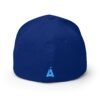 Elegante gorra bordada cerrada para cualquier ocasión.