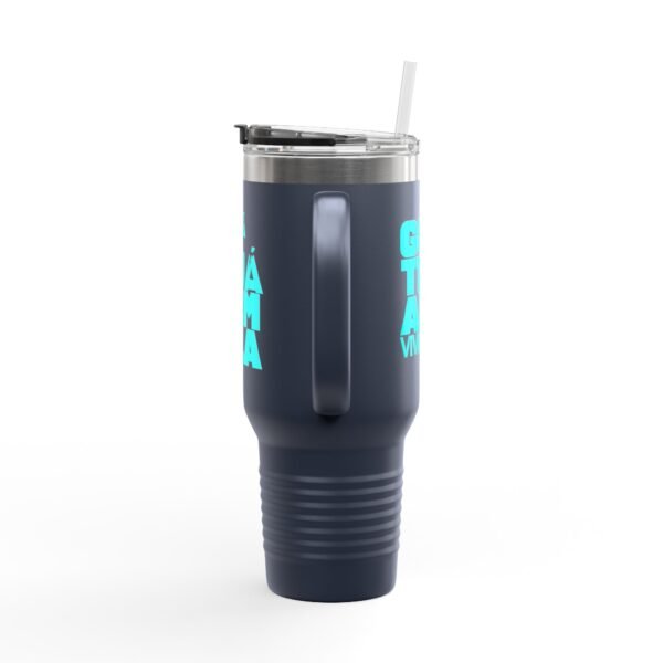 Elegante taza térmica de GUATE, ideal para quienes disfrutan de sus bebidas en movimiento.