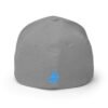 Elegante gorra bordada cerrada para cualquier ocasión.