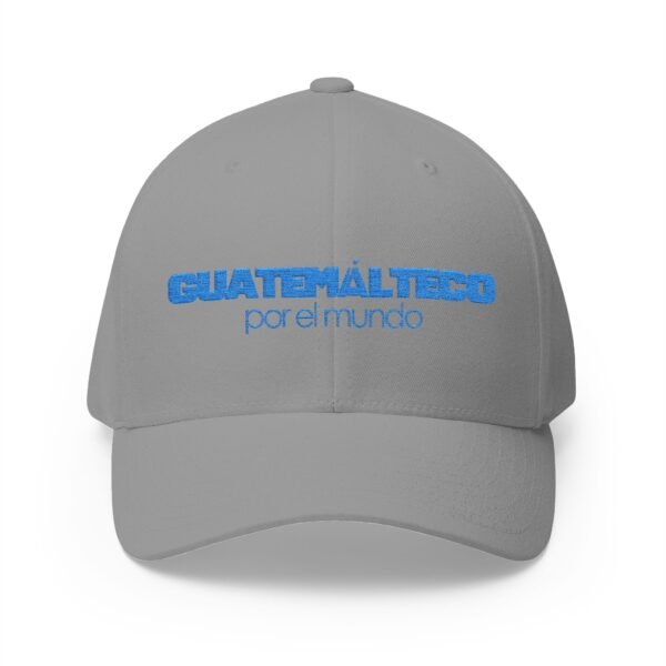 Elegante gorra bordada cerrada para cualquier ocasión. Perfecta como gorra deportiva.