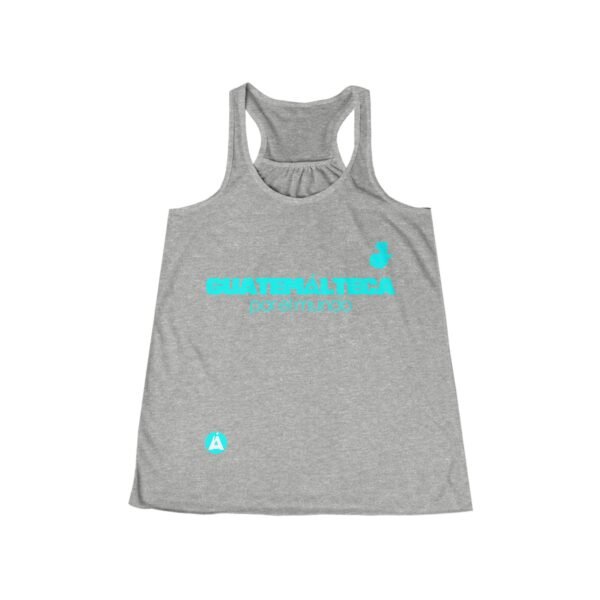 Camiseta de GUATE de tirantes holgada con espalda nadadora para mujer irradia un aire veraniego para uso casual.