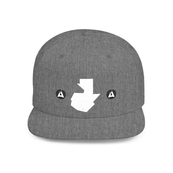 Gorra snapback con mapa de GUATE, perfecta como accesorio de moda para días de verano y salidas informales.
